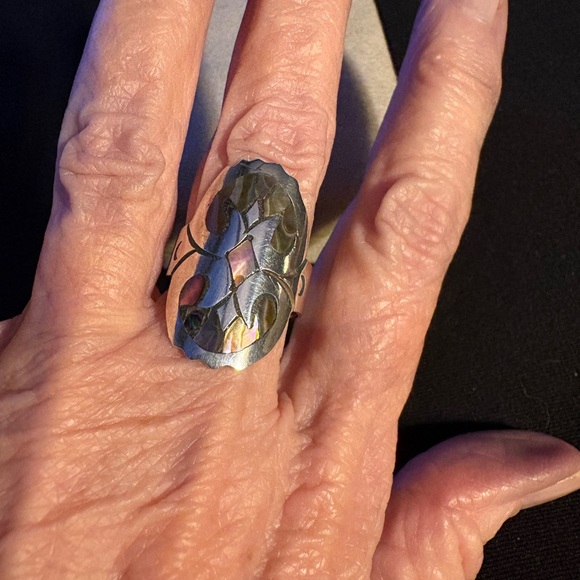 Navajo Signed Sterling Silver Abalone Inlay Set Seven Ring. Size 7 - Picture 6 of 7
